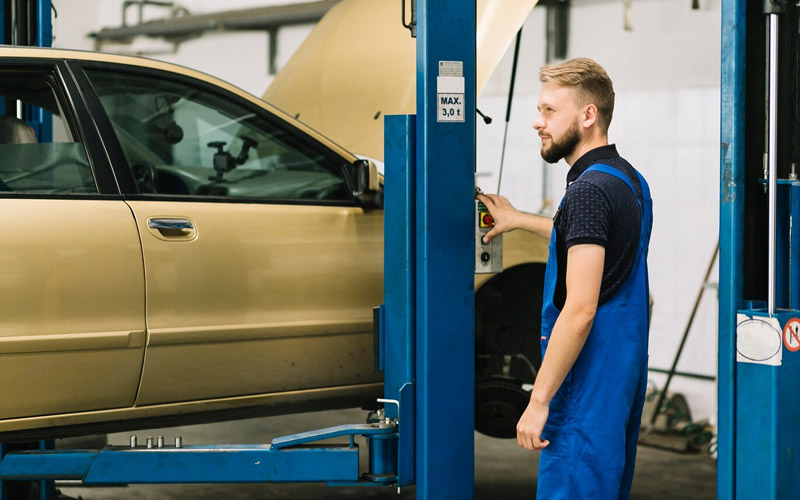 Нещасні випадки під час експлуатації автомобільних підйомників